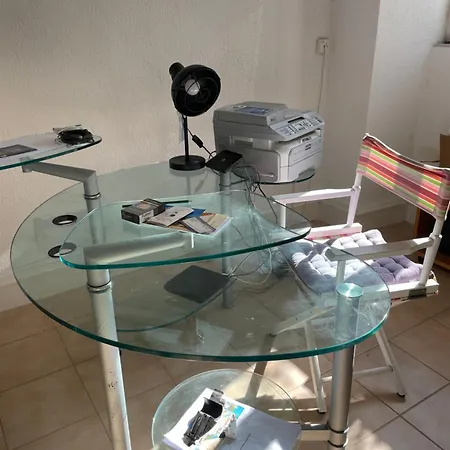 Batisse En Front De Βίλα